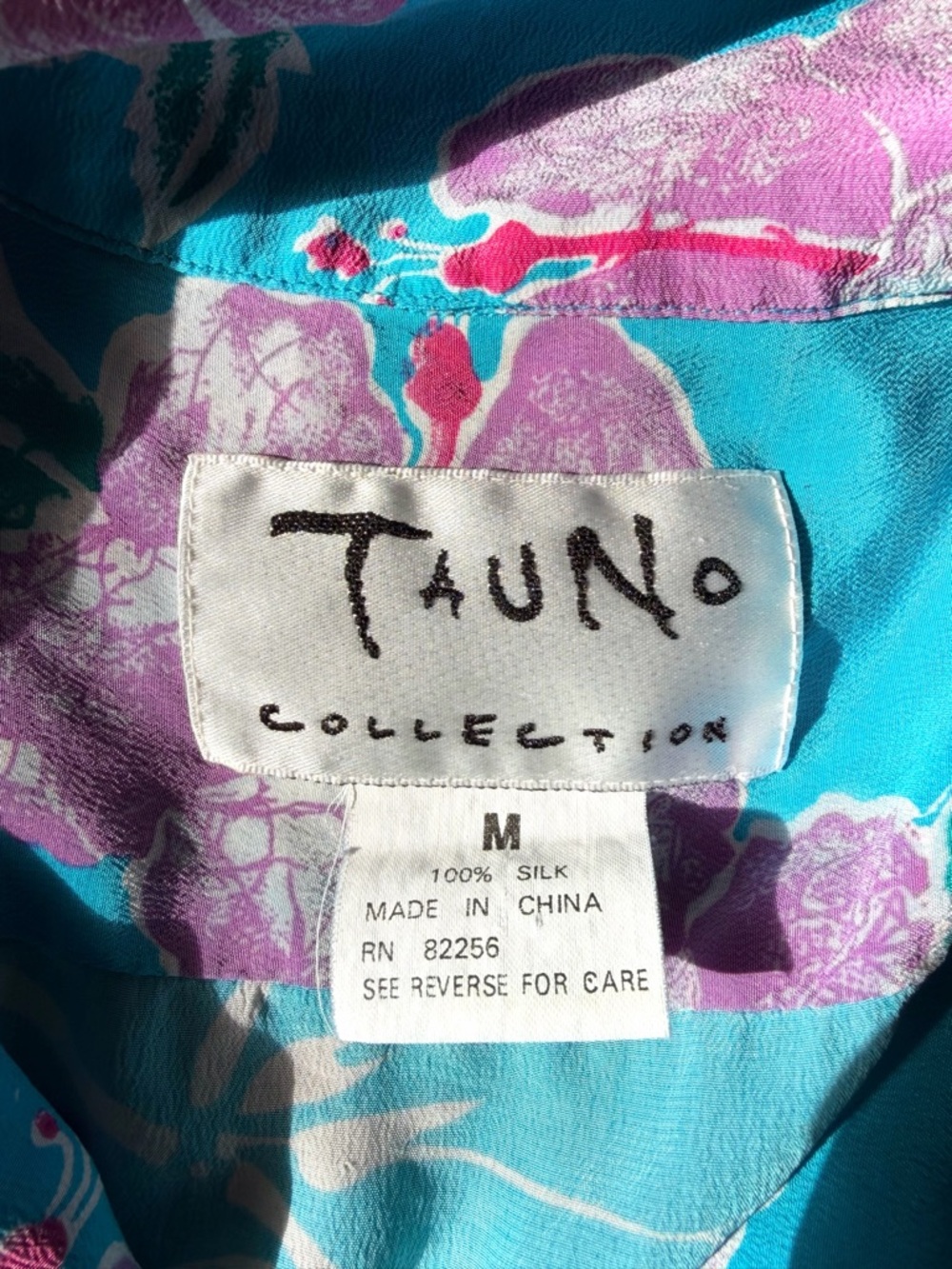 Vintage 100% Silk Tropical Shirt Size Medium Floral Hawaiian Retro Vacation Wear - Picture 4 of 6